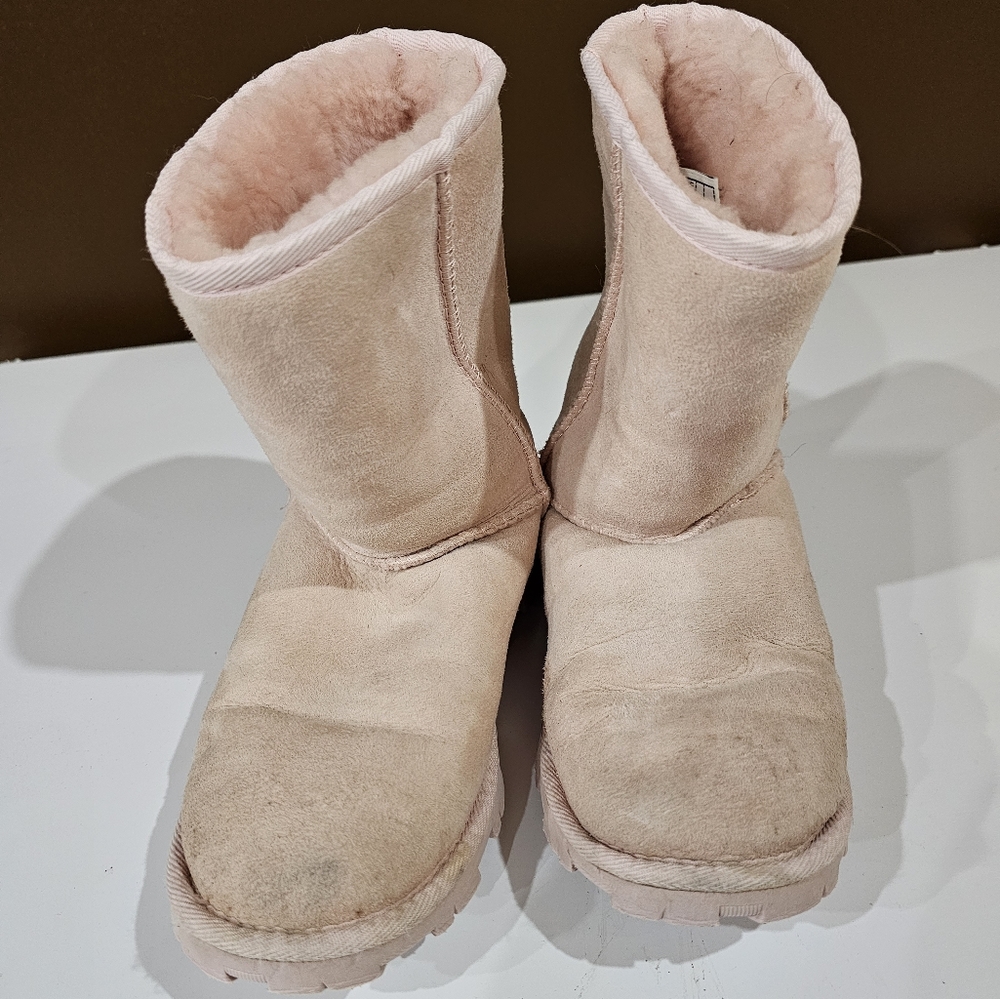 UGG size 7 pink boots.
